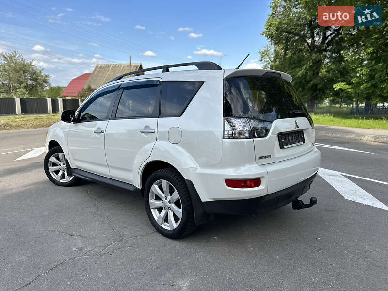 Внедорожник / Кроссовер Mitsubishi Outlander XL 2012 в Виннице