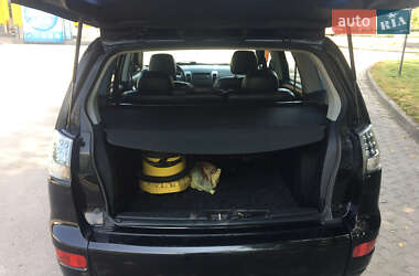 Позашляховик / Кросовер Mitsubishi Outlander XL 2007 в 