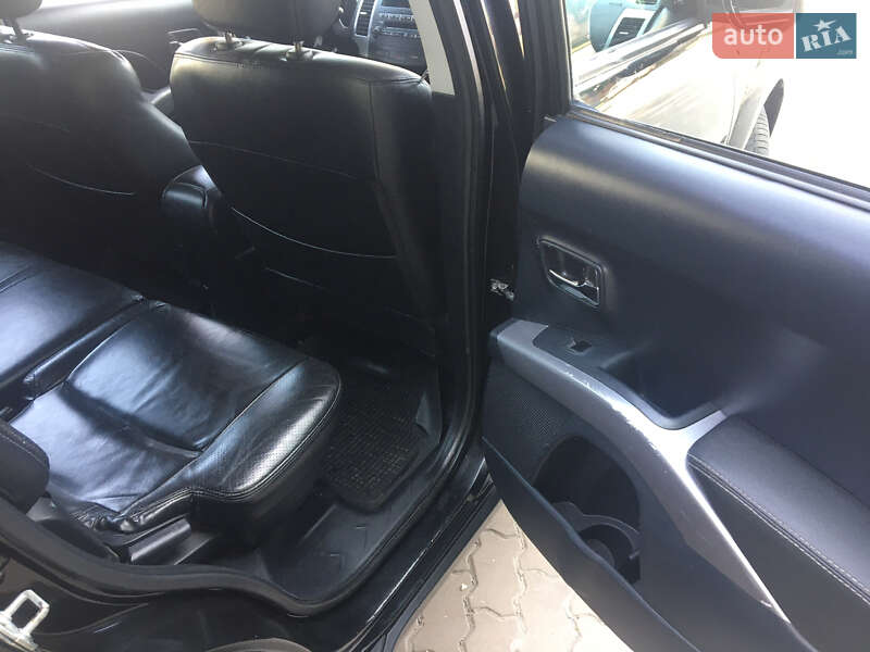 Внедорожник / Кроссовер Mitsubishi Outlander XL 2007 в Ровно