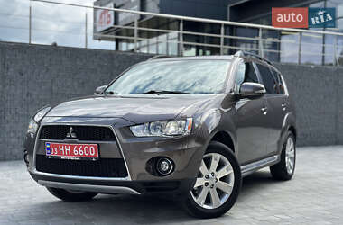 Внедорожник / Кроссовер Mitsubishi Outlander XL 2010 в Луцке