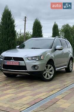 Внедорожник / Кроссовер Mitsubishi Outlander XL 2012 в Дрогобыче