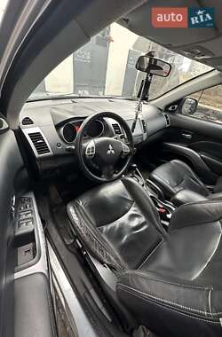 Позашляховик / Кросовер Mitsubishi Outlander XL 2007 в 