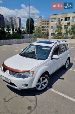 Внедорожник / Кроссовер Mitsubishi Outlander XL 2008 в Киеве