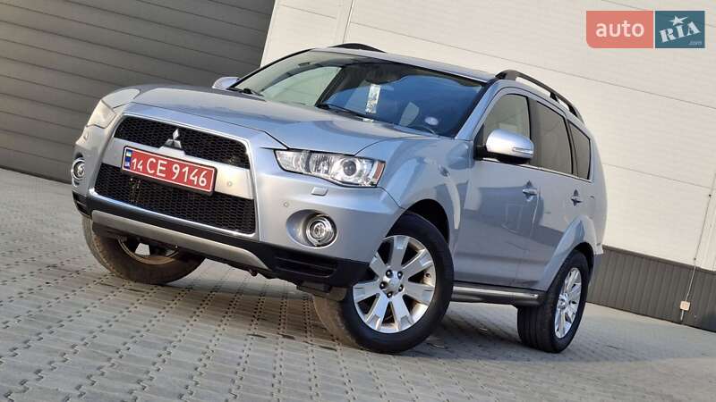 Mitsubishi Outlander XL 2012