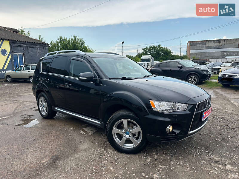 Внедорожник / Кроссовер Mitsubishi Outlander XL 2010 в Нежине