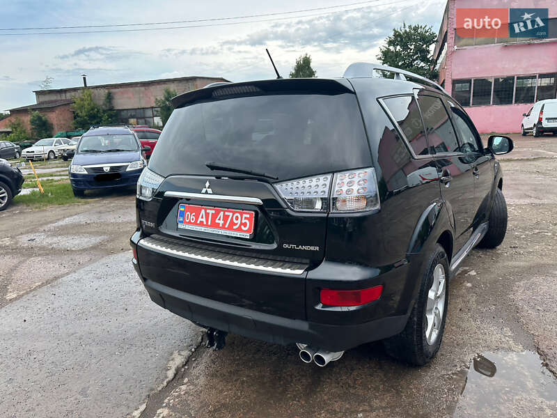 Внедорожник / Кроссовер Mitsubishi Outlander XL 2010 в Нежине