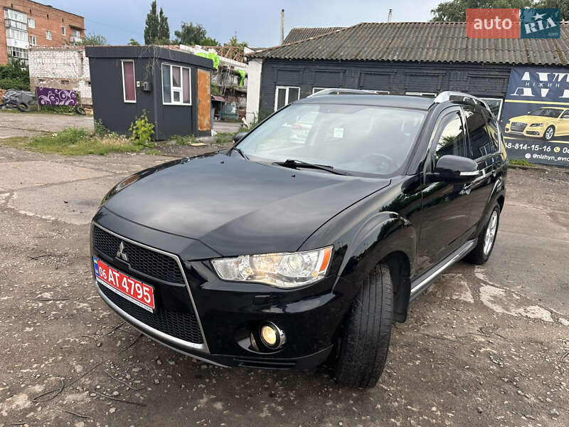 Внедорожник / Кроссовер Mitsubishi Outlander XL 2010 в Нежине