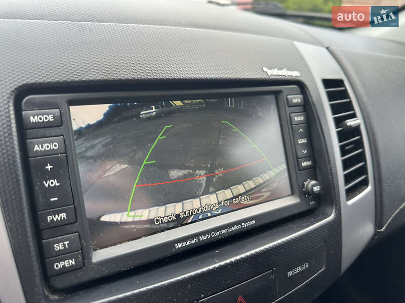 Внедорожник / Кроссовер Mitsubishi Outlander XL 2010 в Нежине