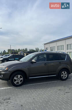 Внедорожник / Кроссовер Mitsubishi Outlander XL 2009 в 