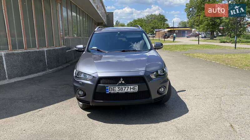 Внедорожник / Кроссовер Mitsubishi Outlander XL 2010 в Первомайске