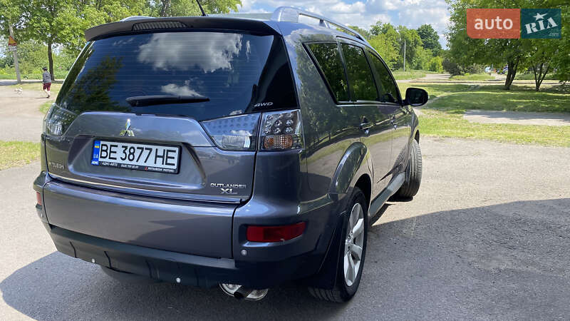 Внедорожник / Кроссовер Mitsubishi Outlander XL 2010 в Первомайске