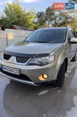 Внедорожник / Кроссовер Mitsubishi Outlander XL 2008 в 