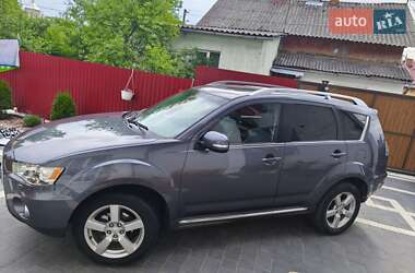 Внедорожник / Кроссовер Mitsubishi Outlander XL 2010 в 