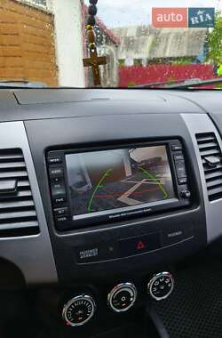 Внедорожник / Кроссовер Mitsubishi Outlander XL 2010 в 