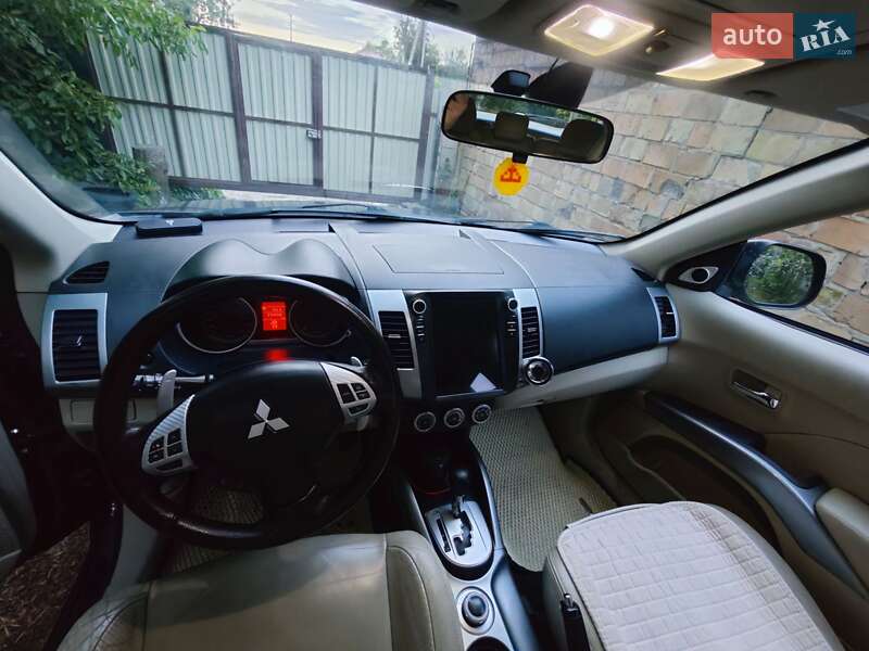 Внедорожник / Кроссовер Mitsubishi Outlander XL 2009 в Киеве