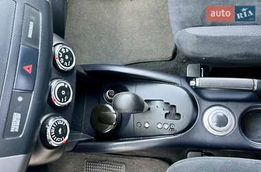 Внедорожник / Кроссовер Mitsubishi Outlander XL 2011 в 