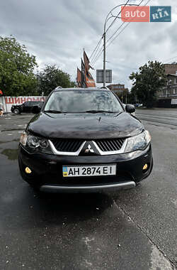 Позашляховик / Кросовер Mitsubishi Outlander XL 2008 в Києві