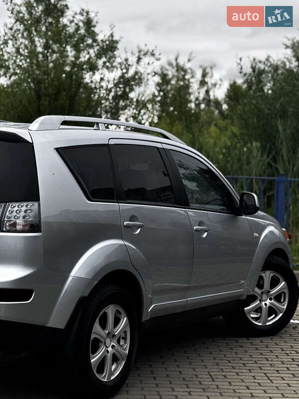 Внедорожник / Кроссовер Mitsubishi Outlander XL 2007 в Дрогобыче