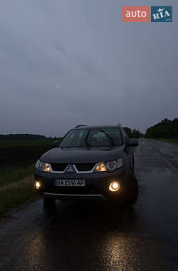 Внедорожник / Кроссовер Mitsubishi Outlander XL 2009 в 