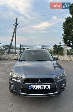 Внедорожник / Кроссовер Mitsubishi Outlander XL 2011 в 