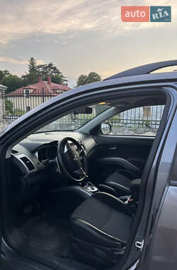 Внедорожник / Кроссовер Mitsubishi Outlander XL 2011 в 