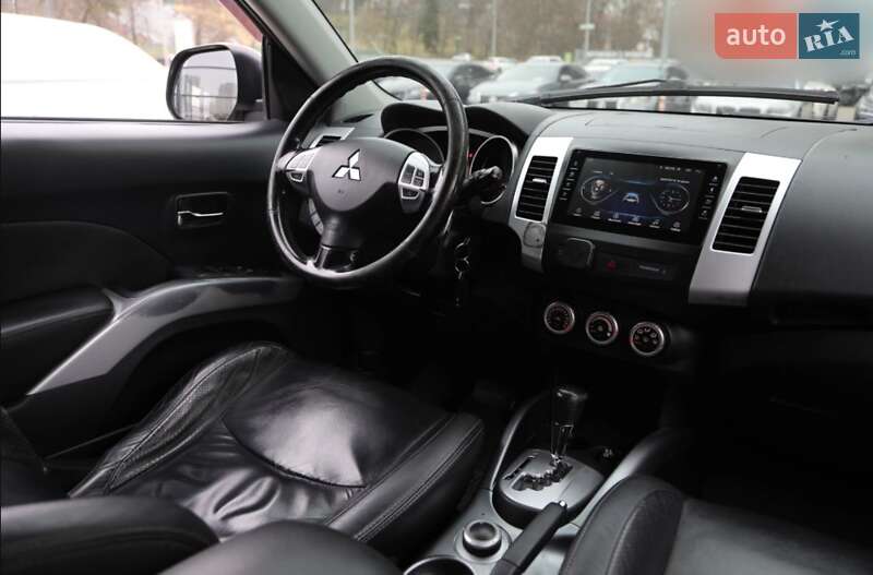 Позашляховик / Кросовер Mitsubishi Outlander XL 2008 в Харкові