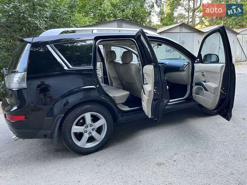Внедорожник / Кроссовер Mitsubishi Outlander XL 2007 в Одессе