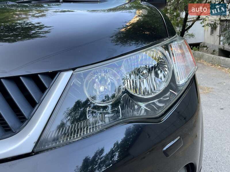 Внедорожник / Кроссовер Mitsubishi Outlander XL 2007 в Одессе