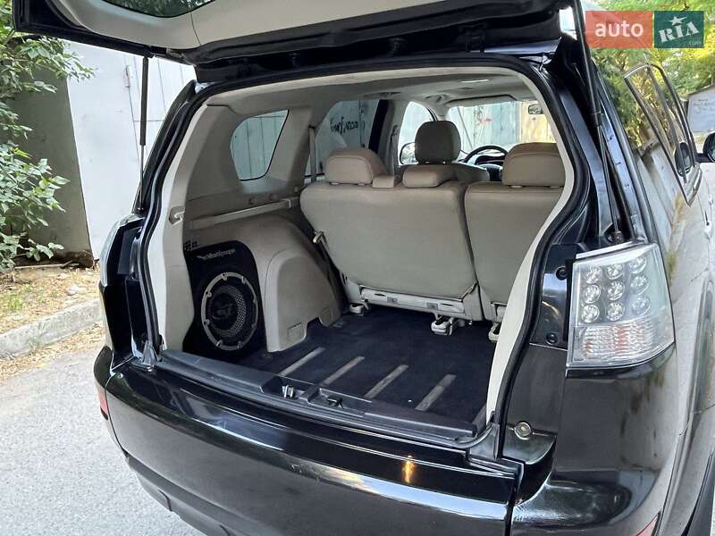 Внедорожник / Кроссовер Mitsubishi Outlander XL 2007 в Одессе