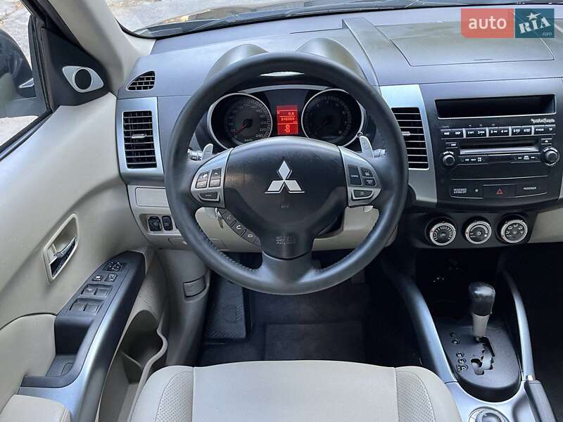 Внедорожник / Кроссовер Mitsubishi Outlander XL 2007 в Одессе