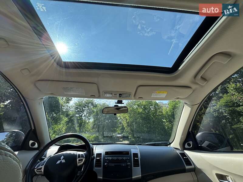 Внедорожник / Кроссовер Mitsubishi Outlander XL 2008 в Сумах
