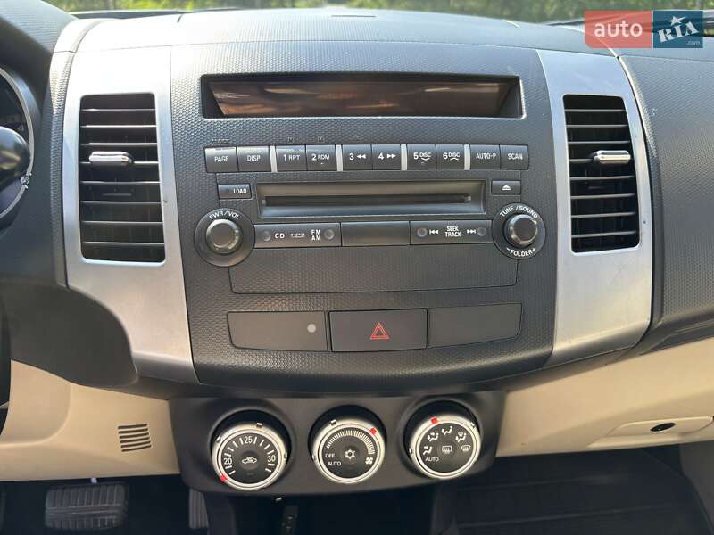 Внедорожник / Кроссовер Mitsubishi Outlander XL 2008 в Сумах