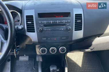 Внедорожник / Кроссовер Mitsubishi Outlander XL 2007 в 