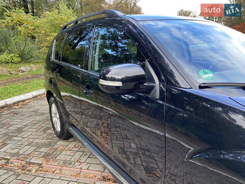 Внедорожник / Кроссовер Mitsubishi Outlander XL 2011 в Дрогобыче