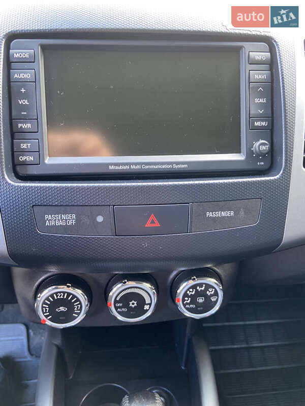 Внедорожник / Кроссовер Mitsubishi Outlander XL 2011 в Дрогобыче