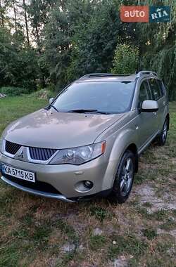 Внедорожник / Кроссовер Mitsubishi Outlander XL 2007 в Броварах