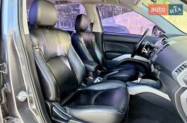 Внедорожник / Кроссовер Mitsubishi Outlander XL 2007 в 
