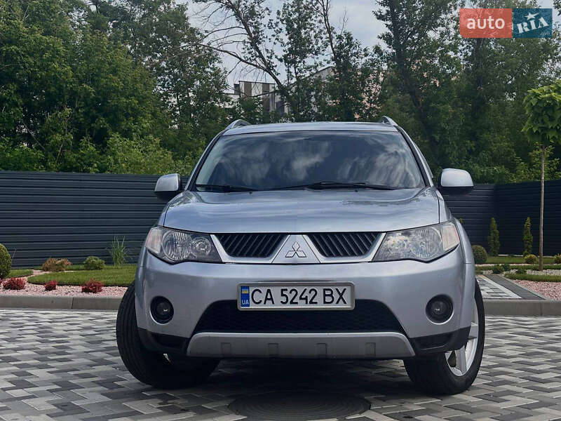 Внедорожник / Кроссовер Mitsubishi Outlander XL 2008 в Каневе