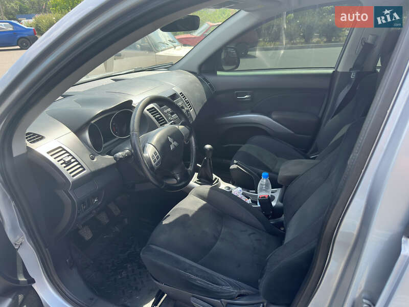 Внедорожник / Кроссовер Mitsubishi Outlander XL 2008 в Каневе