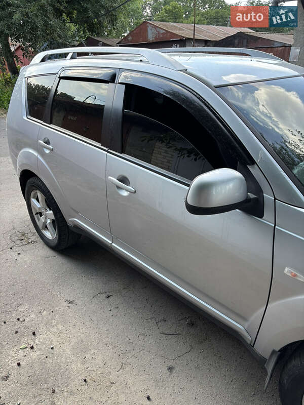 Внедорожник / Кроссовер Mitsubishi Outlander XL 2008 в Кропивницком