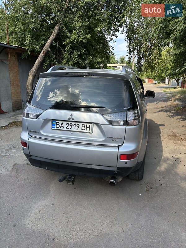 Внедорожник / Кроссовер Mitsubishi Outlander XL 2008 в Кропивницком