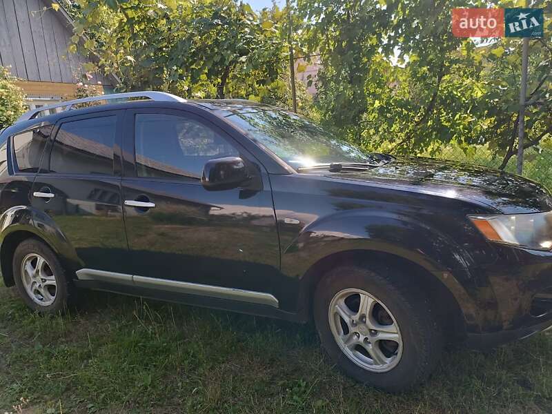 Внедорожник / Кроссовер Mitsubishi Outlander XL 2008 в Тячеве