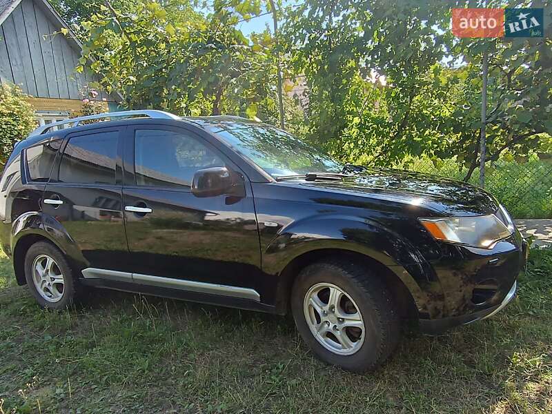 Внедорожник / Кроссовер Mitsubishi Outlander XL 2008 в Тячеве