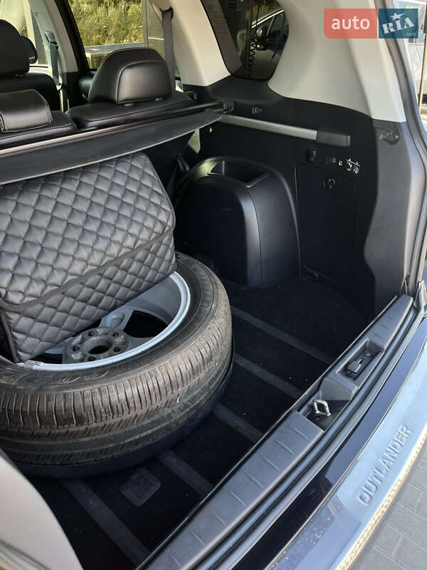 Внедорожник / Кроссовер Mitsubishi Outlander XL 2008 в Львове