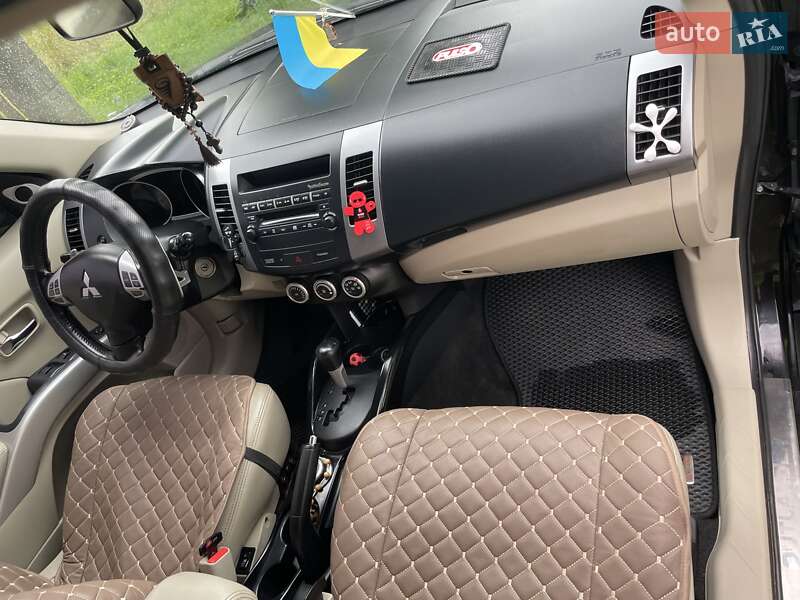 Внедорожник / Кроссовер Mitsubishi Outlander XL 2007 в Долине