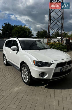 Внедорожник / Кроссовер Mitsubishi Outlander XL 2011 в Чернигове