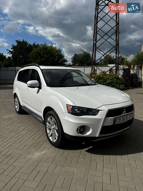 Mitsubishi Outlander XL 2011