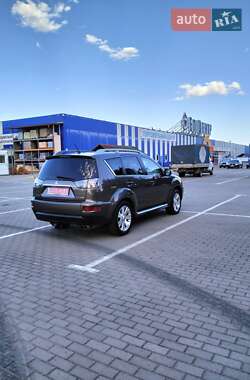 Внедорожник / Кроссовер Mitsubishi Outlander XL 2010 в 