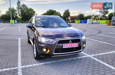 Внедорожник / Кроссовер Mitsubishi Outlander XL 2010 в 