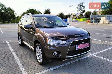 Внедорожник / Кроссовер Mitsubishi Outlander XL 2010 в 